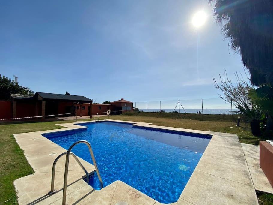 Exclusive Beachfront Penthouse Almayate Alto Exterior foto